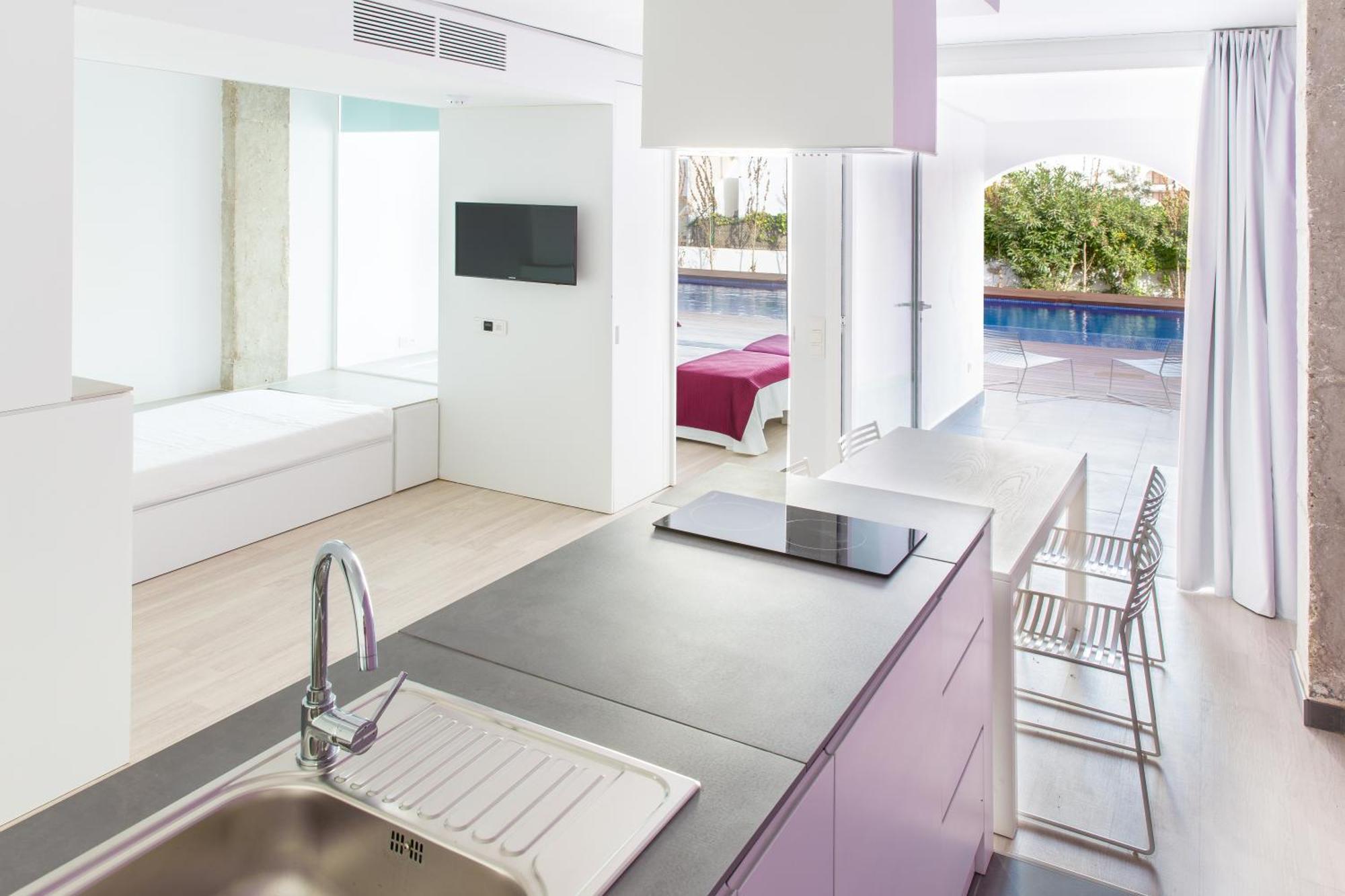 Premium One-Bedroom Apartment with Private Pool - ONLY ADULTS,561740937:JPEG